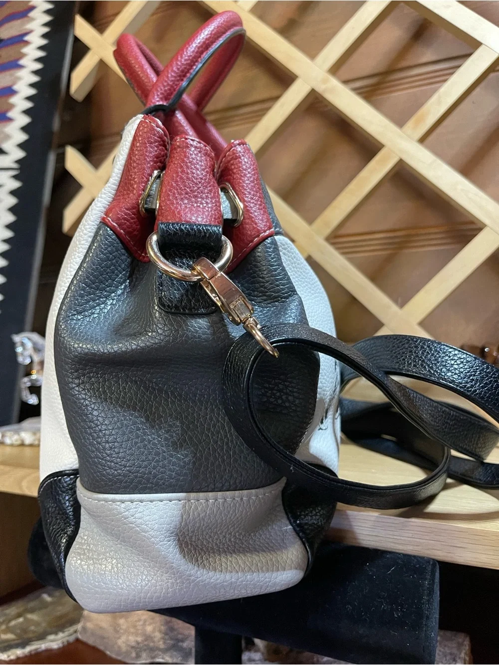 The Bradford Exchange Disney Mickey&Minnie Love Story Kissing Heart Satchel Bag